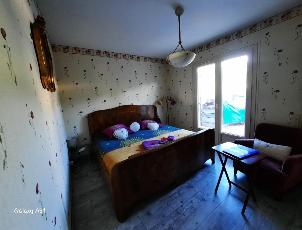 Au Calme Absolu Chez Nicolas Lindry ภายนอก รูปภาพ